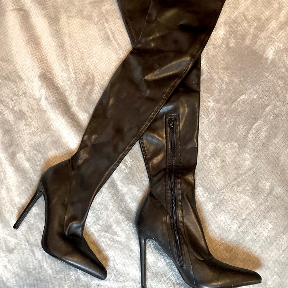 Black Liliana Thigh High Stiletto Boots size 7